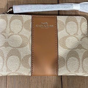 NWT Coach Wristlet